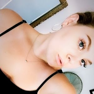 Meet your Posher, Abigail